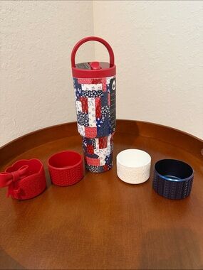 NWT Hydrojug Quilted Americana 32oz sport